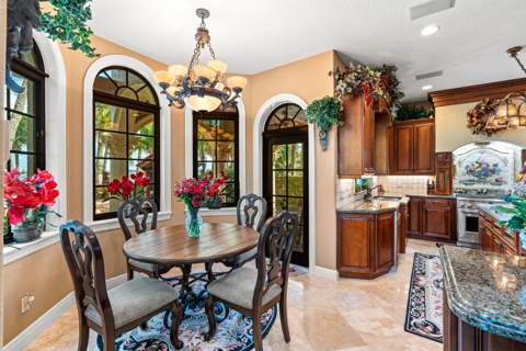 818 S Lakeside Drive, Lake Worth Beach FL - photo 12 of 46
