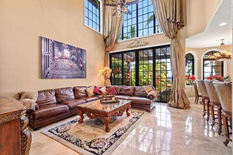 818 S Lakeside Drive, Lake Worth Beach FL - photo 14 of 46