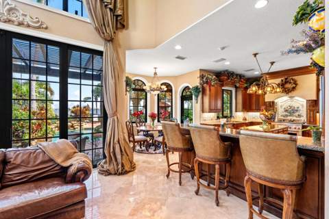818 S Lakeside Drive, Lake Worth Beach FL - photo 13 of 46