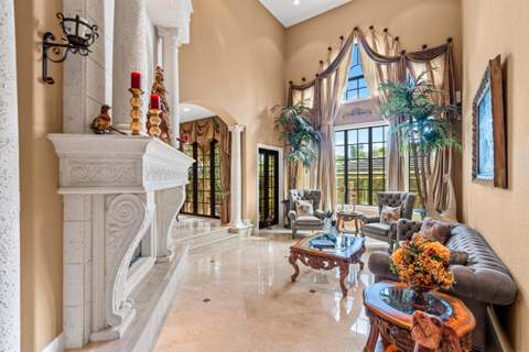 818 S Lakeside Drive, Lake Worth Beach FL - photo 6 of 46