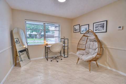 1210 SW 26th Avenue, Boynton Beach FL - photo 6 of 27