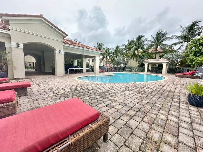 3 bedroom Condominium at 1079 NW 33rd Manor, New Covenant Church Plat, Pompano Beach — photo 2