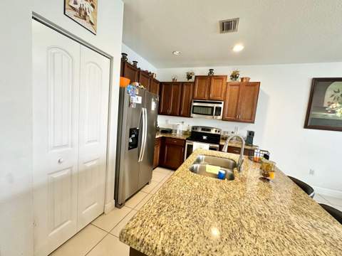 1079 NW 33rd Manor, Pompano Beach FL - photo 7 of 23