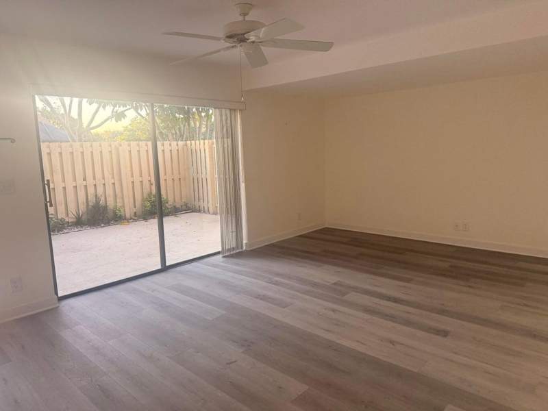 2 bedroom Townhouse at 2622 NW 7th Court #B, Rainberry Bay Sec 1-A, Delray Beach — photo 4
