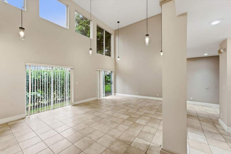 3 bedroom Condominium at 11375 Lakeview Drive #68-U, Portofino Condominium Section 2, Coral Springs — photo 5