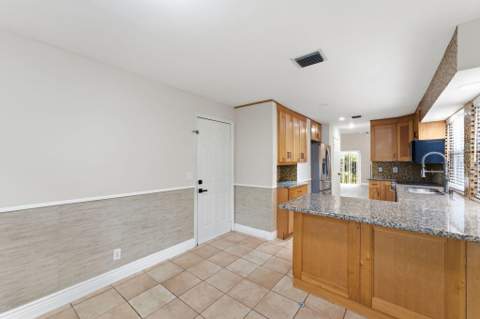 11375 Lakeview Drive #68-U, Coral Springs FL - photo 8 of 24