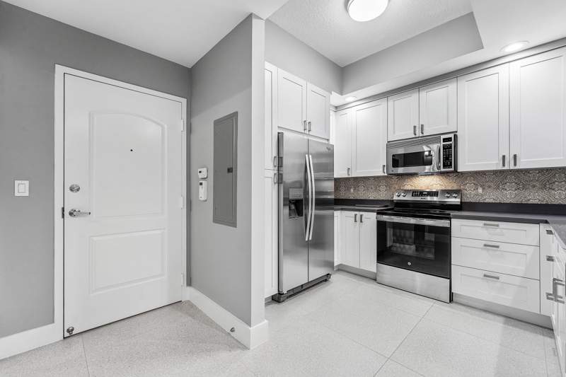 1 bedroom Condominium at 801 S Olive Avenue #Unit 820, One City Plaza Condo, West Palm Beach — photo 4