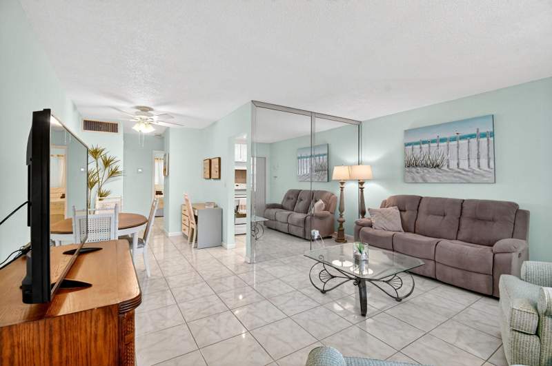 1 bedroom Condominium at 5203 NE 24th Terrace #B105, Maybury Mansions Condo, Fort Lauderdale — photo 3