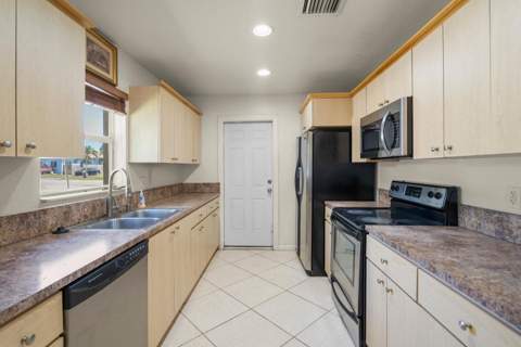 2241 NW 3rd Street, Pompano Beach FL - photo 6 of 19