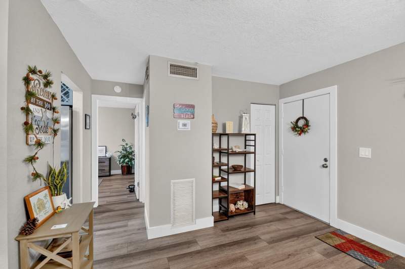 1 bedroom Condominium at 500 Davis Road #25, Lakeside Village Condo 2, Palm Springs — photo 5