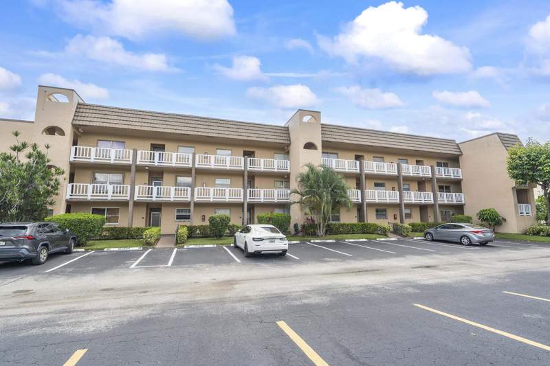 2 bedroom Condominium at 9221 Sunrise Lakes Boulevard #109, Sunrise Lakes 109 Condo, Sunrise — photo 2