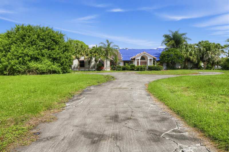 3 bedroom Single Family Residence at 4573 SW Bermuda Way, Mid-Rivers Yacht And Country Club (Aka Evergreen C, Palm City — photo 1