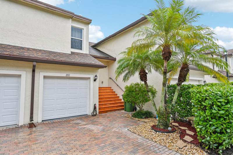 2 bedroom Townhouse at 281 SW 95th Terrace, Tanglewood Townhomes Section Two, Pembroke Pines — photo 2