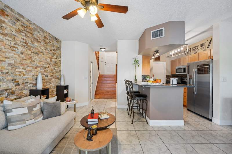 2 bedroom Townhouse at 281 SW 95th Terrace, Tanglewood Townhomes Section Two, Pembroke Pines — photo 5