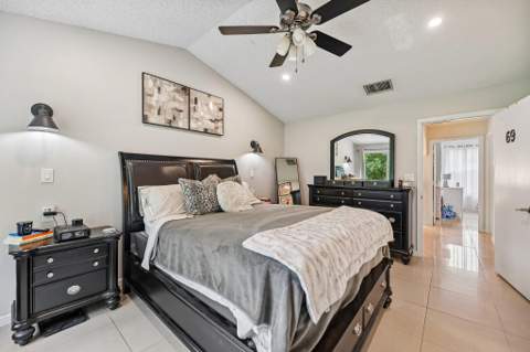 281 SW 95th Terrace, Pembroke Pines FL - photo 23 of 36