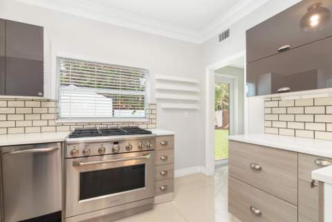 522 Upland Road, West Palm Beach FL - photo 13 of 24