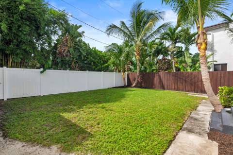 522 Upland Road, West Palm Beach FL - photo 17 of 24