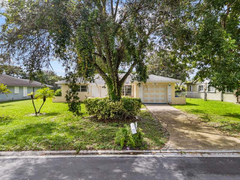 2 bedroom Single Family Residence at 138 Sandpiper Avenue, Willows, Royal Palm Beach — photo 3