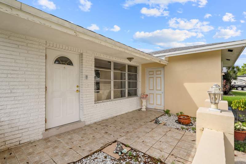2 bedroom Single Family Residence at 138 Sandpiper Avenue, Willows, Royal Palm Beach — photo 4