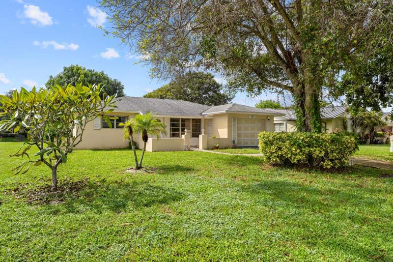2 bedroom Single Family Residence at 138 Sandpiper Avenue, Willows, Royal Palm Beach — photo 2