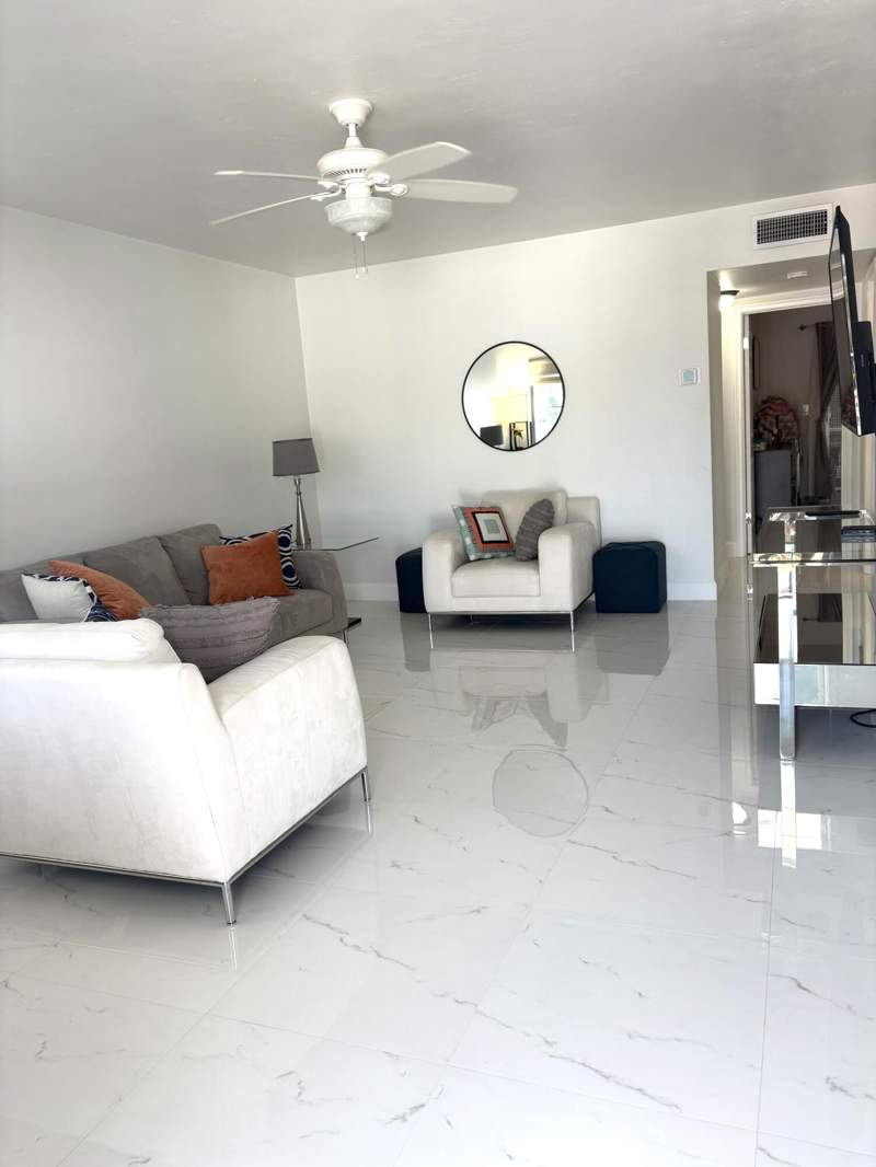 2 bedroom Condominium at 2960 Cynthia Lane #202, Murry Hills Apt Bldg Condo, Lake Worth Beach — photo 2