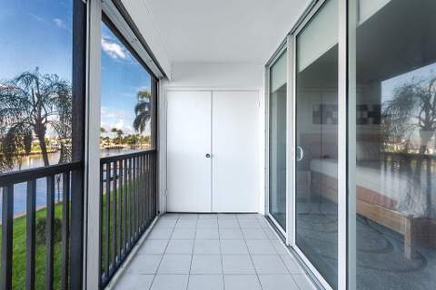 985 SE 19th Avenue #203, Deerfield Beach FL - photo 22 of 44