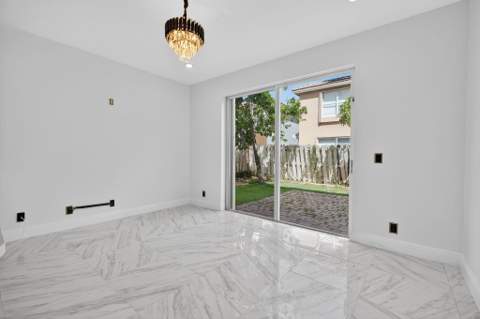 4083 Lake Tahoe Circle, West Palm Beach FL - photo 6 of 18