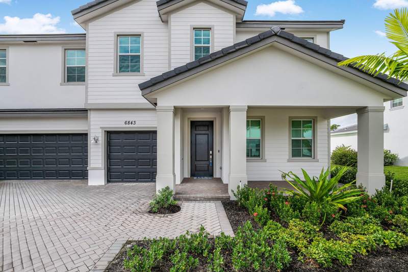 5 bedroom Single Family Residence at 6843 Cobia Circle, Estates of Boynton Waters, Boynton Beach — photo 5