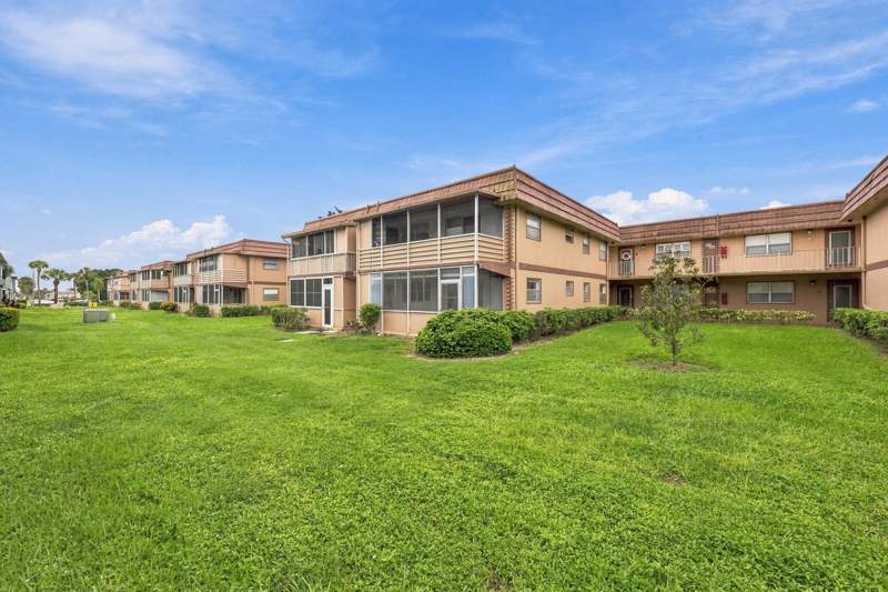 2 bedroom Condominium at 592 Brittany M Drive, Kings Point Brittany Condos, Delray Beach — photo 2
