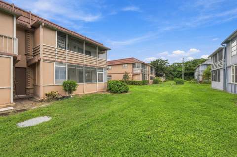 592 Brittany M Drive, Delray Beach FL - photo 9 of 27