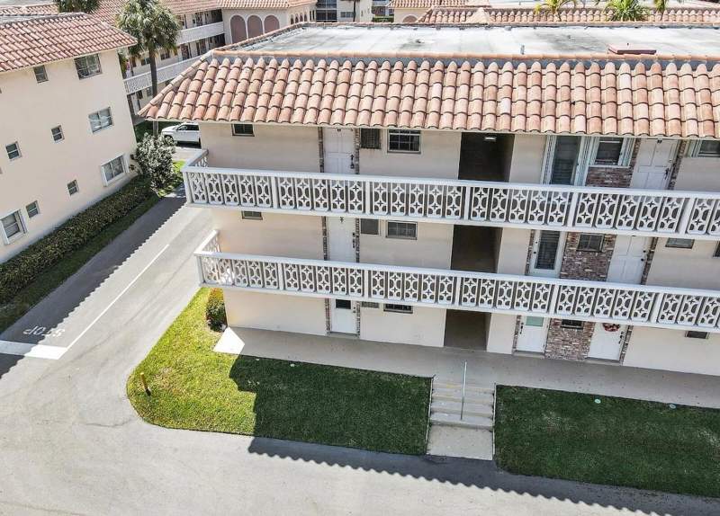 1 bedroom Condominium at 400 NE 20th Street #B304, Boca Verde East Condo, Boca Raton — photo 2