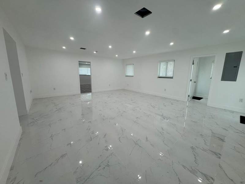 4 bedroom Single Family Residence at 1031 NW 10th Avenue, Lauderdale Manors Add, Fort Lauderdale — photo 4