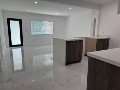 1031 NW 10th Avenue, Fort Lauderdale FL - photo 9 of 24