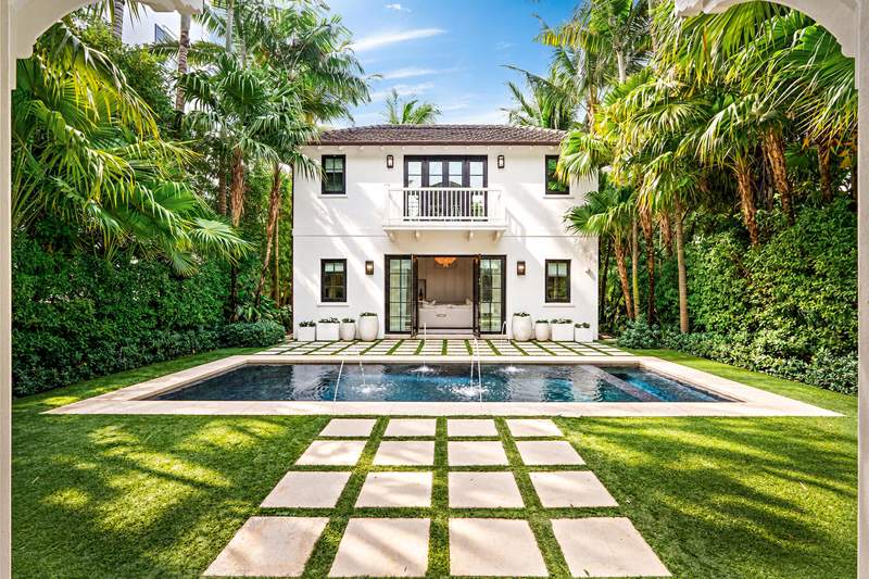 5 bedroom Single Family Residence at 412 Brazilian Avenue, Royal Park, Palm Beach — photo 4
