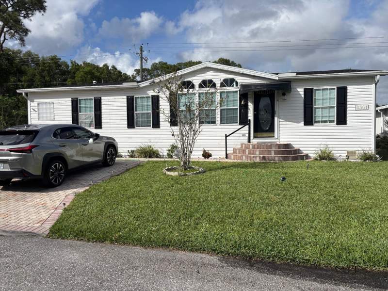 3 bedroom Manufactured Home at 4361 1st Court, Maralago Cay, Lantana — photo 2
