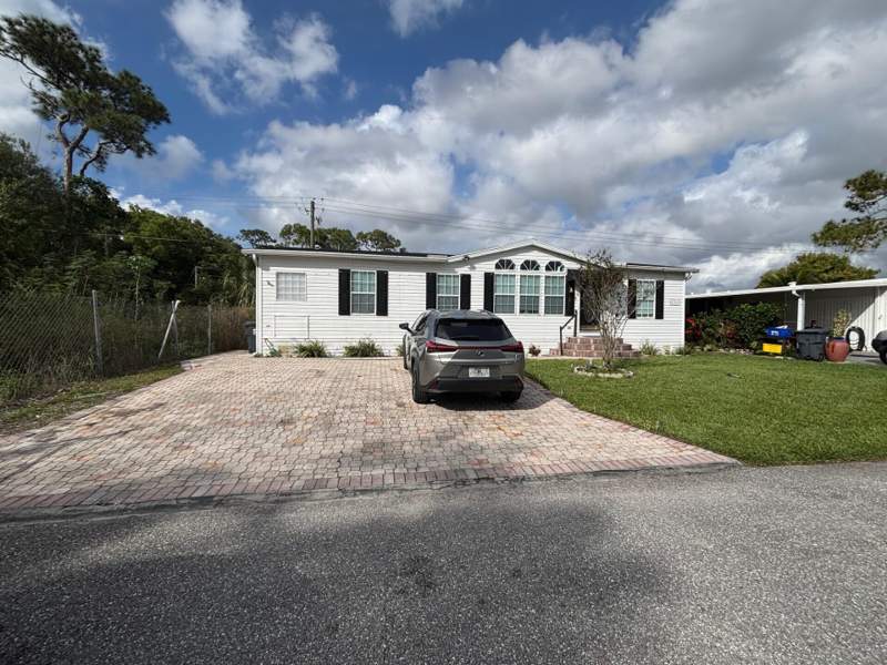 3 bedroom Manufactured Home at 4361 1st Court, Maralago Cay, Lantana — photo 5