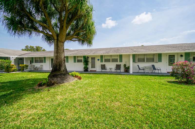 2 bedroom Condominium at 400 SW Golfview Terrace #115, Leisureville Golf View Condo, Boynton Beach — photo 1