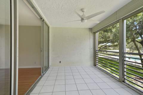 1900 Sabal Palm Drive #205, Davie FL - photo 11 of 39
