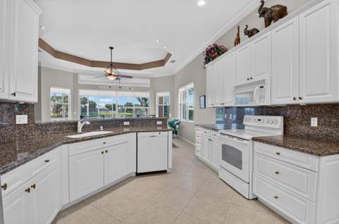 8066 Rossini Way, Lake Worth FL - photo 16 of 85