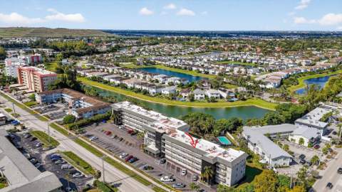 941 Crystal Lake Drive #311, Deerfield Beach FL - photo 24 of 31