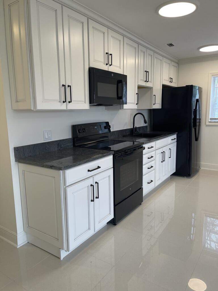 1 bedroom Condominium at 1225 NW 21st Street #Fl 1505, Vista Del Lago Condo, Stuart — photo 3