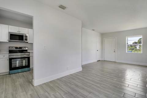 400 W 15th Street, Riviera Beach FL - photo 9 of 34