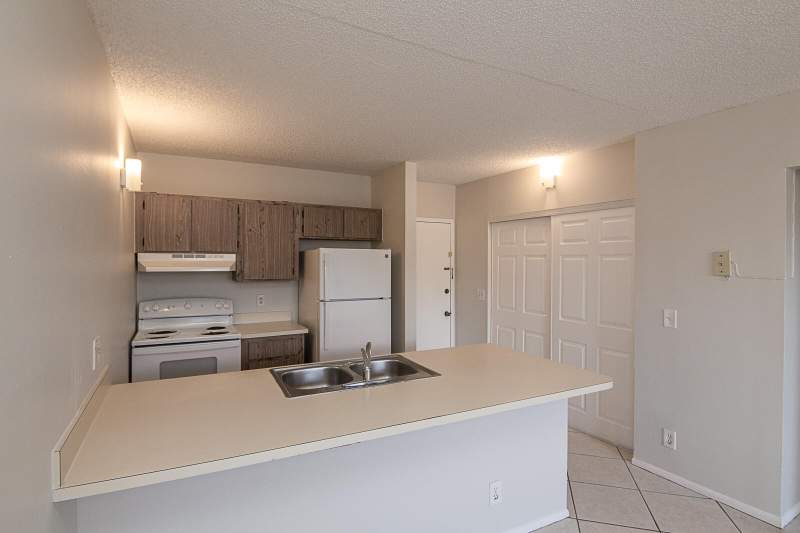 1 bedroom Condominium at 2501 Riverside Drive #209-A, Coral Springs Tower Club, Coral Springs — photo 4