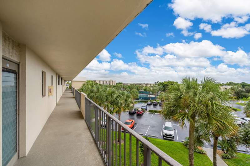 2 bedroom Condominium at 2440 Deer Creek Country Club Boulevard #405-C, Deer Creek Country Club, Deerfield Beach — photo 3