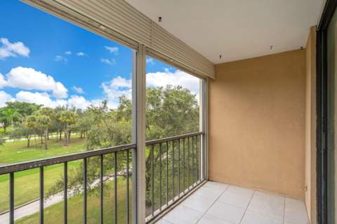 2440 Deer Creek Country Club Boulevard #405-C, Deerfield Beach FL - photo 22 of 37