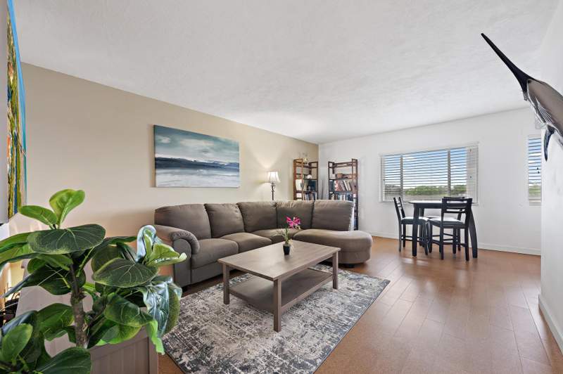2 bedroom Condominium at 2381 Sunset Avenue #306, Lakeside Point Apt 11 Condo, Lake Worth Beach — photo 2