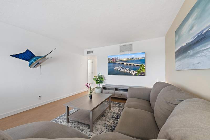 2 bedroom Condominium at 2381 Sunset Avenue #306, Lakeside Point Apt 11 Condo, Lake Worth Beach — photo 5