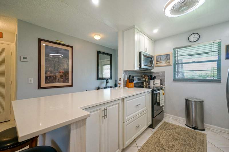 2 bedroom Condominium at 400 SW Golfview Terrace #115, Leisureville Golf View Condo, Boynton Beach — photo 5