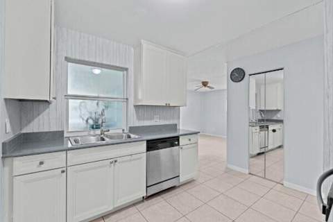 1171 NW 89th Avenue, Plantation FL - photo 16 of 41
