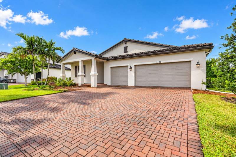 4 bedroom Single Family Residence at 3129 Streng Lane, Crestwood North, Royal Palm Beach — photo 2